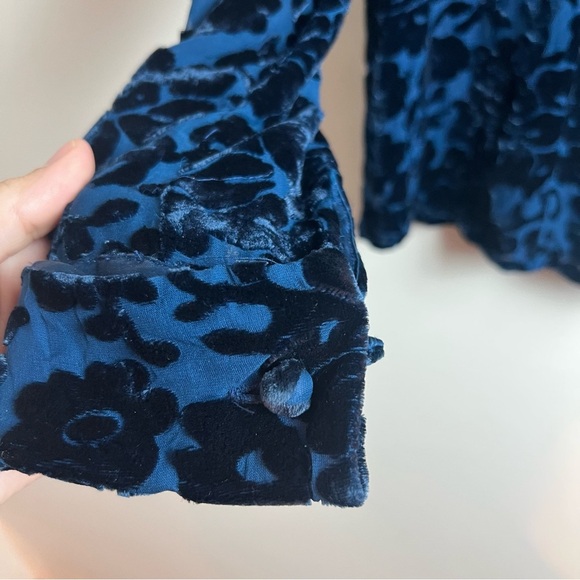 Vintage Ann Taylor Silk Burnout Velvet Button Down Shirt Top Dark Romantic 4 - Picture 6 of 13